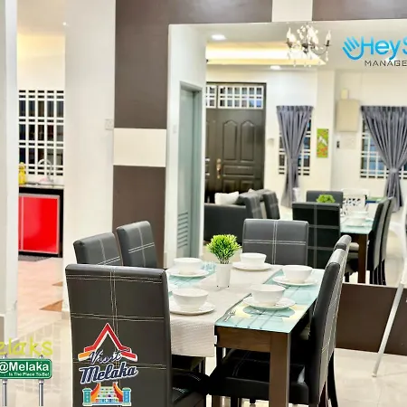 Gardenhomestay Townarea Karaok Mahjong Privatepool By Heystaymanagement Malacca Exterior photo