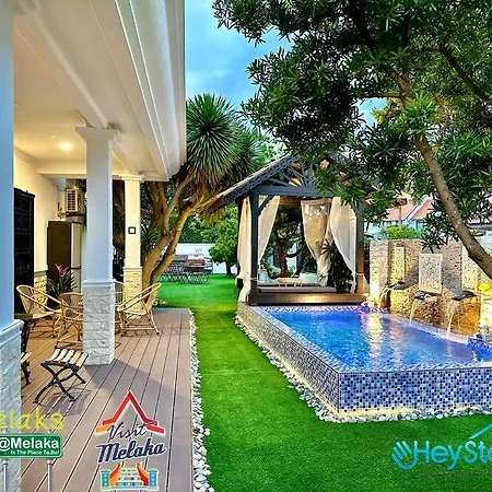 Gardenhomestay Townarea Karaok Mahjong Privatepool By Heystaymanagement Malacca Exterior photo
